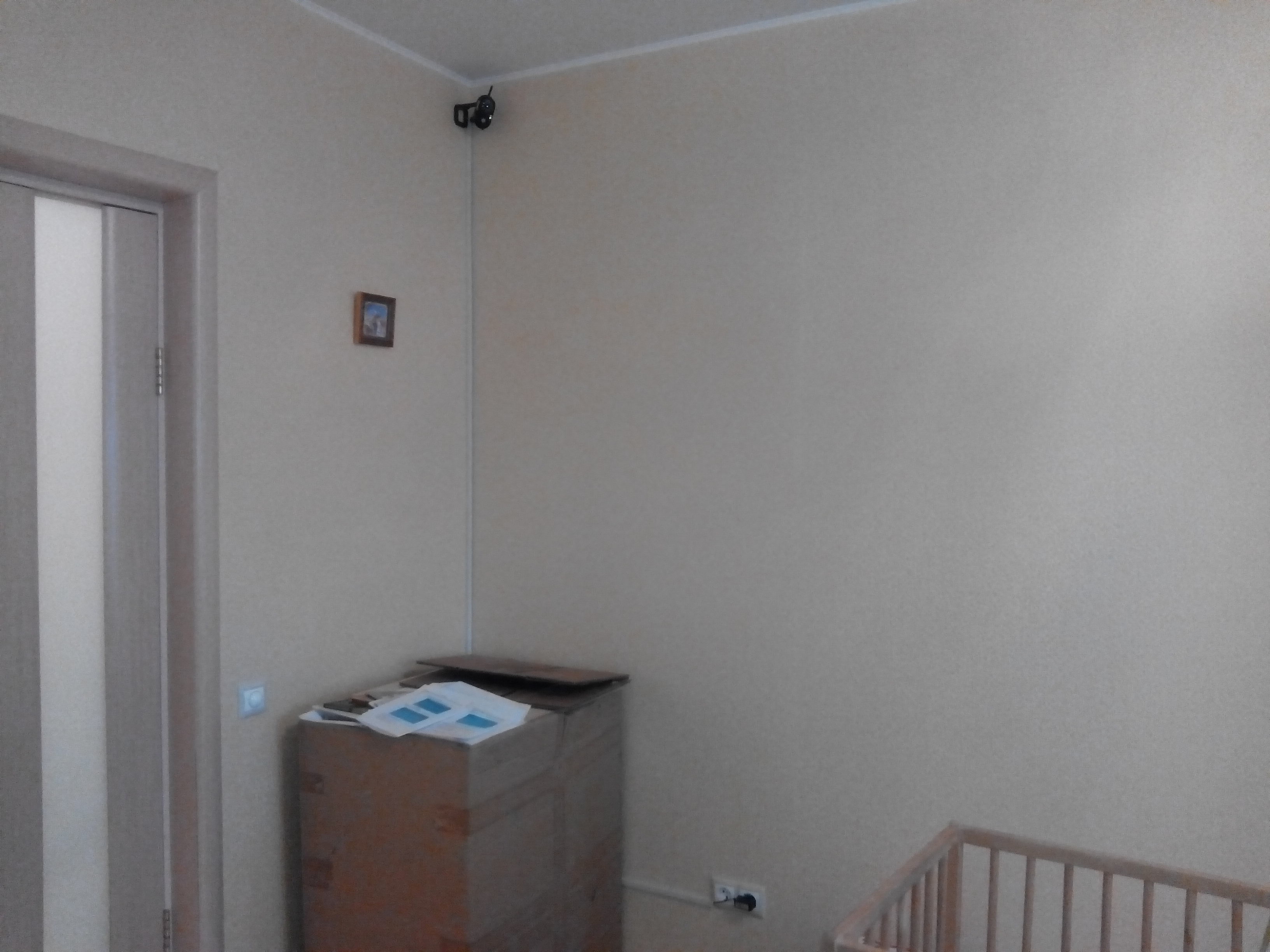 Установка комплекта на 4 камеры Kvadro Vision Home IP 7 ” в квартире на улице Исаковского.